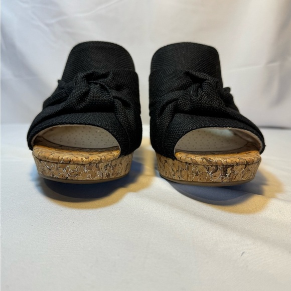 Life Stride Black Wedge Sandals Size 6.5 – Cork Heel, Open Toe, New - Picture 3 of 9